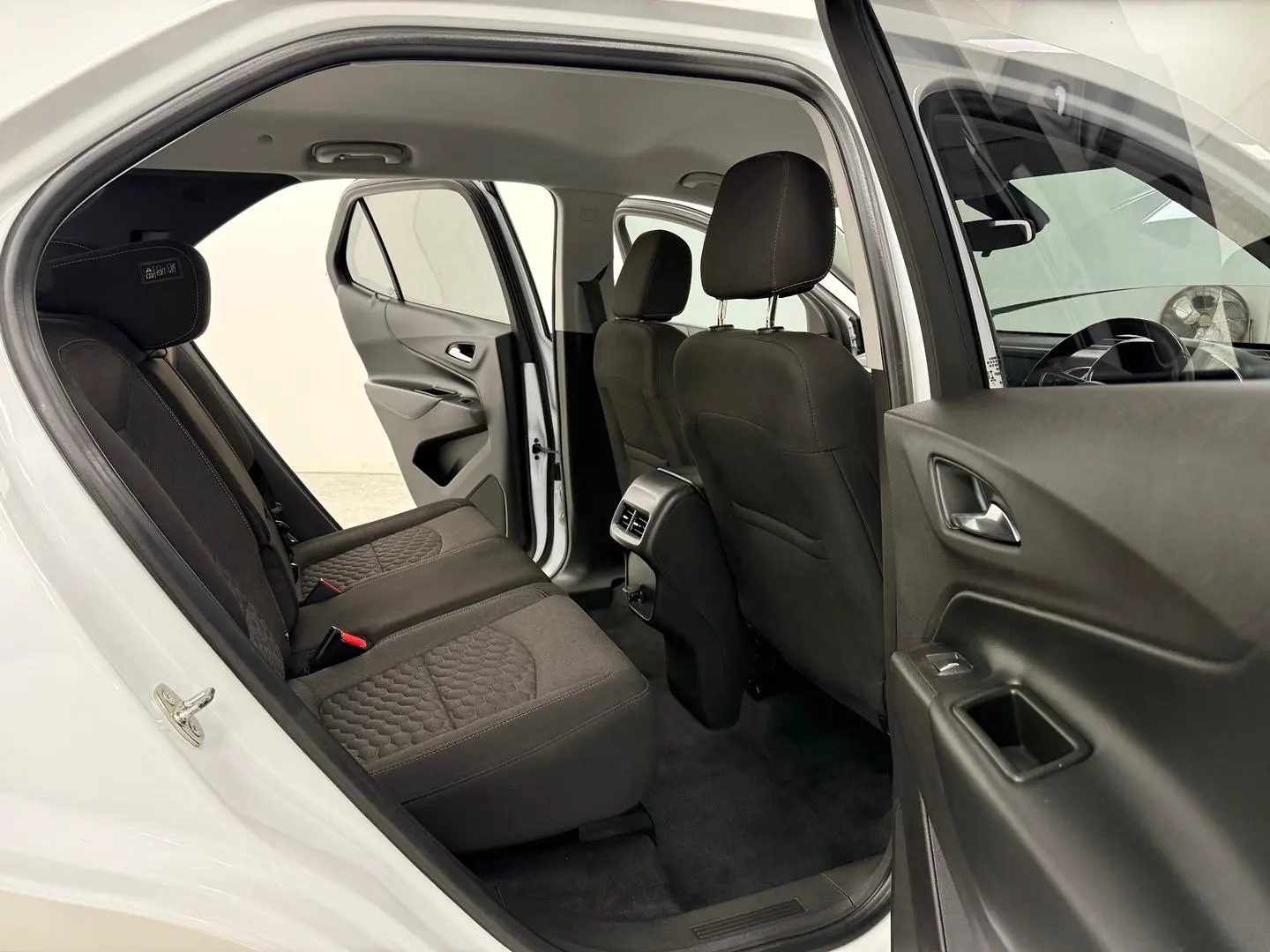 2019 Holden Equinox Gallery Image 12