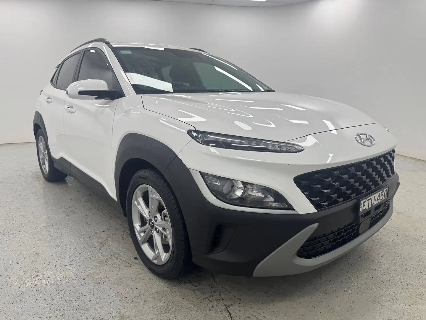 2022 Hyundai Kona Gallery Image 1