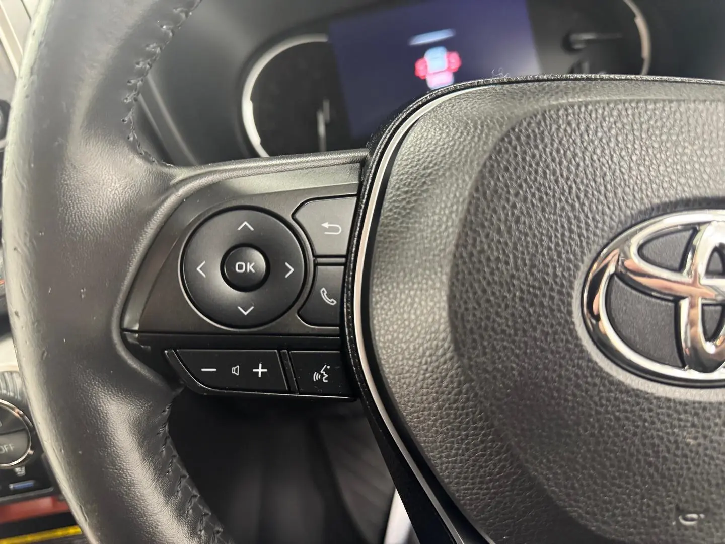 2020 Toyota RAV4 Gallery Image 17