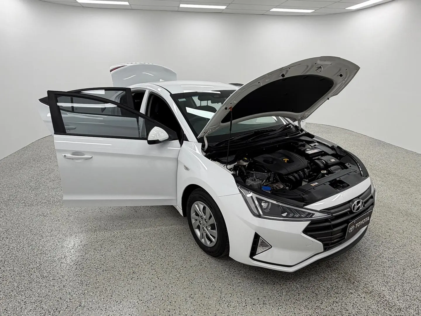 2019 Hyundai Elantra Gallery Image 7