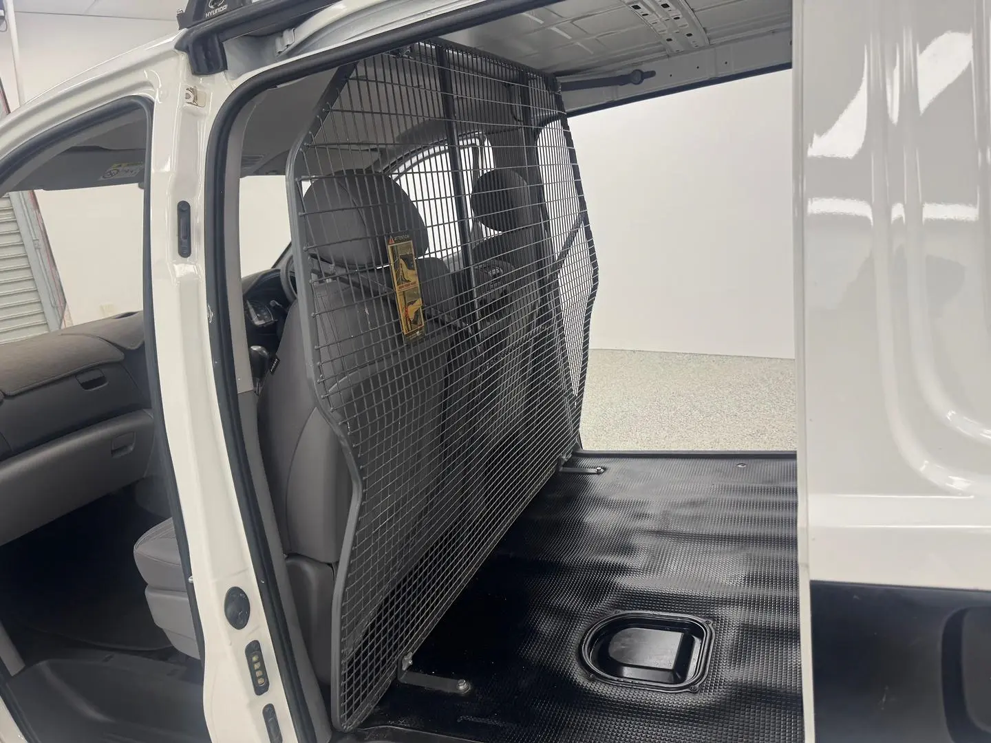 2020 Hyundai iLoad Gallery Image 29