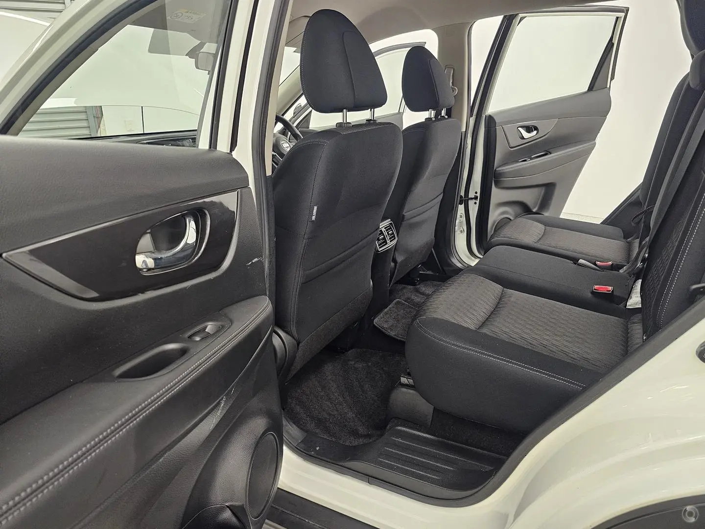 2021 Nissan X-TRAIL Gallery Image 14