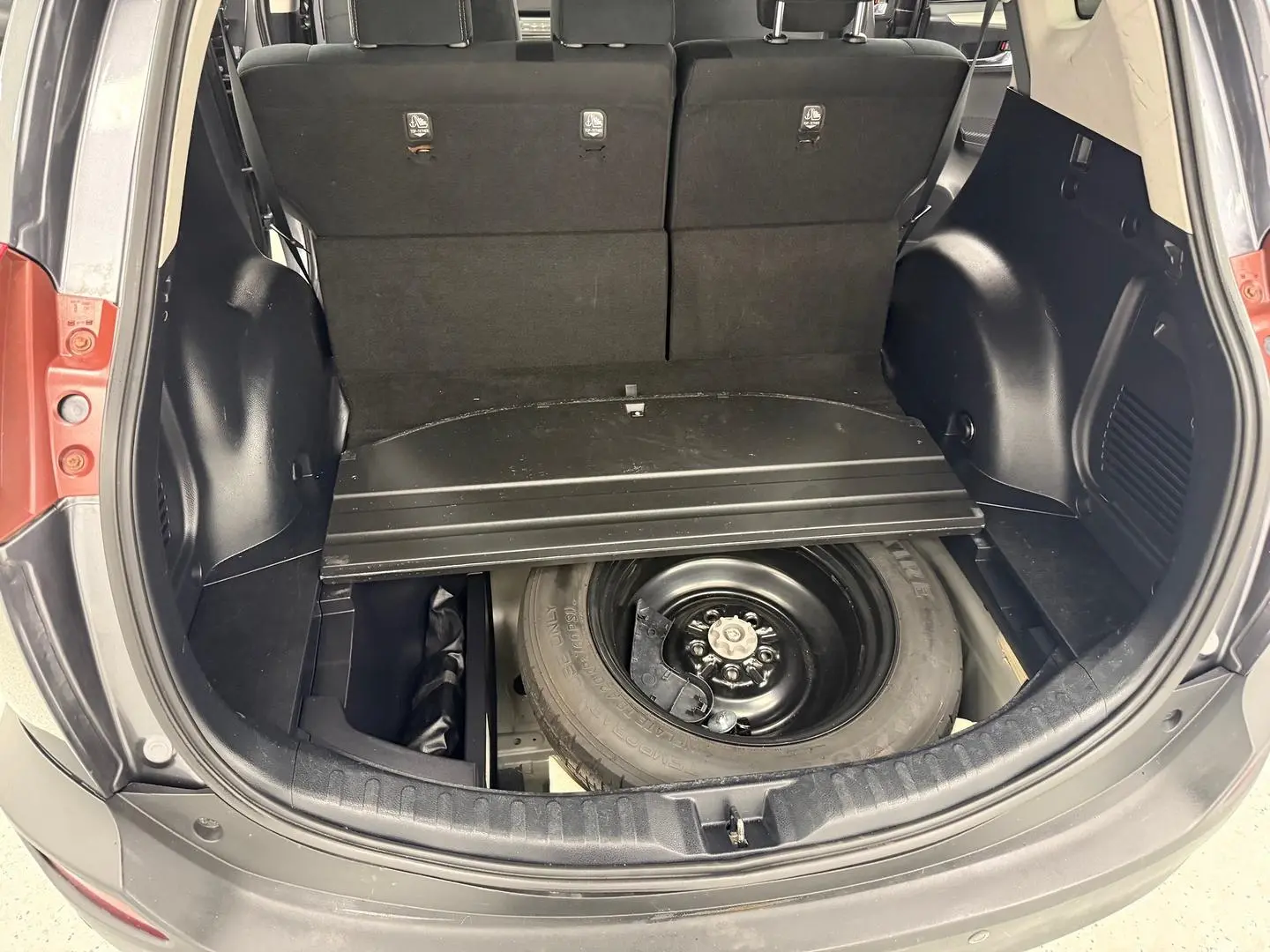 2015 Toyota RAV4 Gallery Image 15