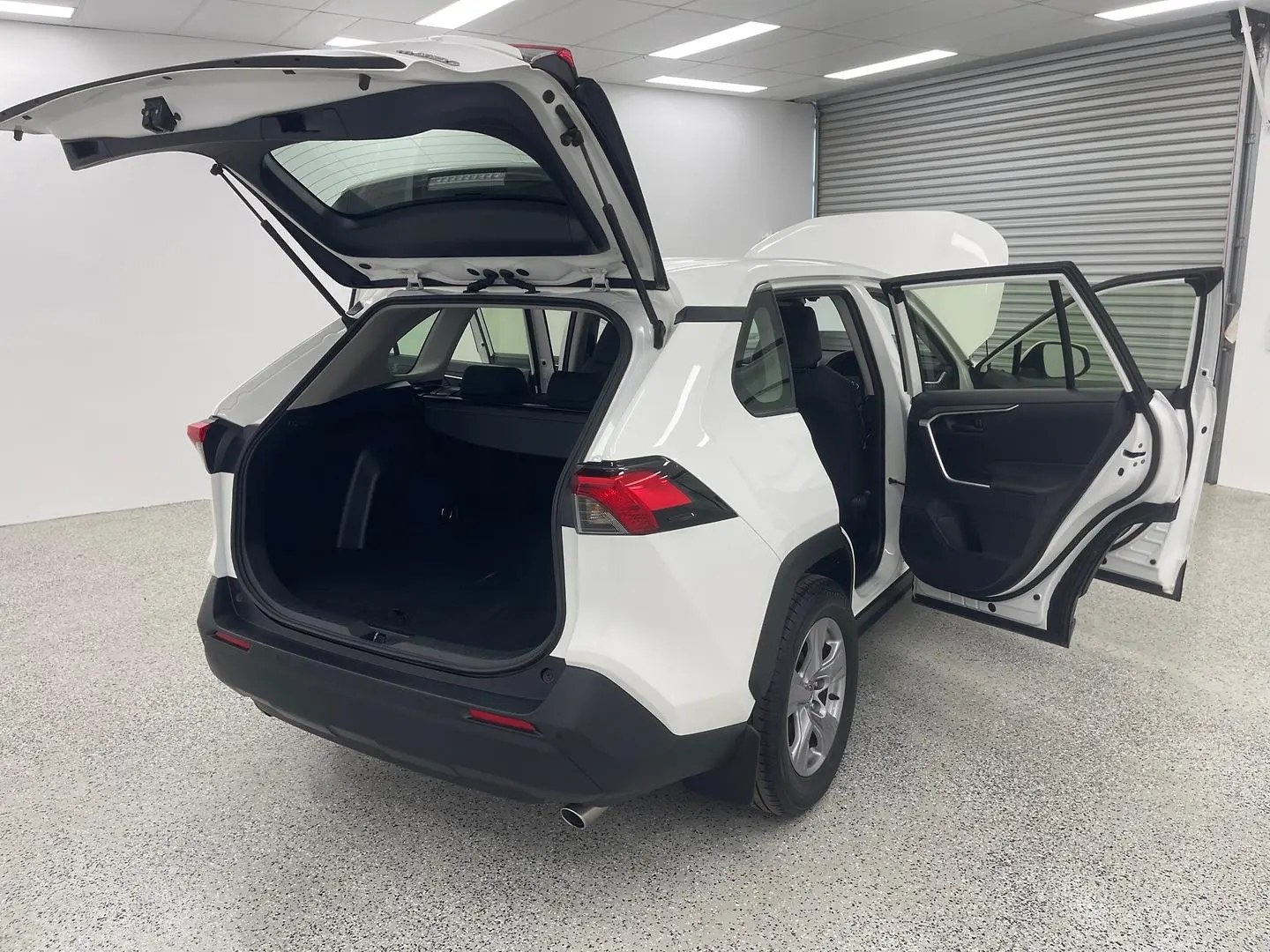 2024 Toyota RAV4 Gallery Image 9