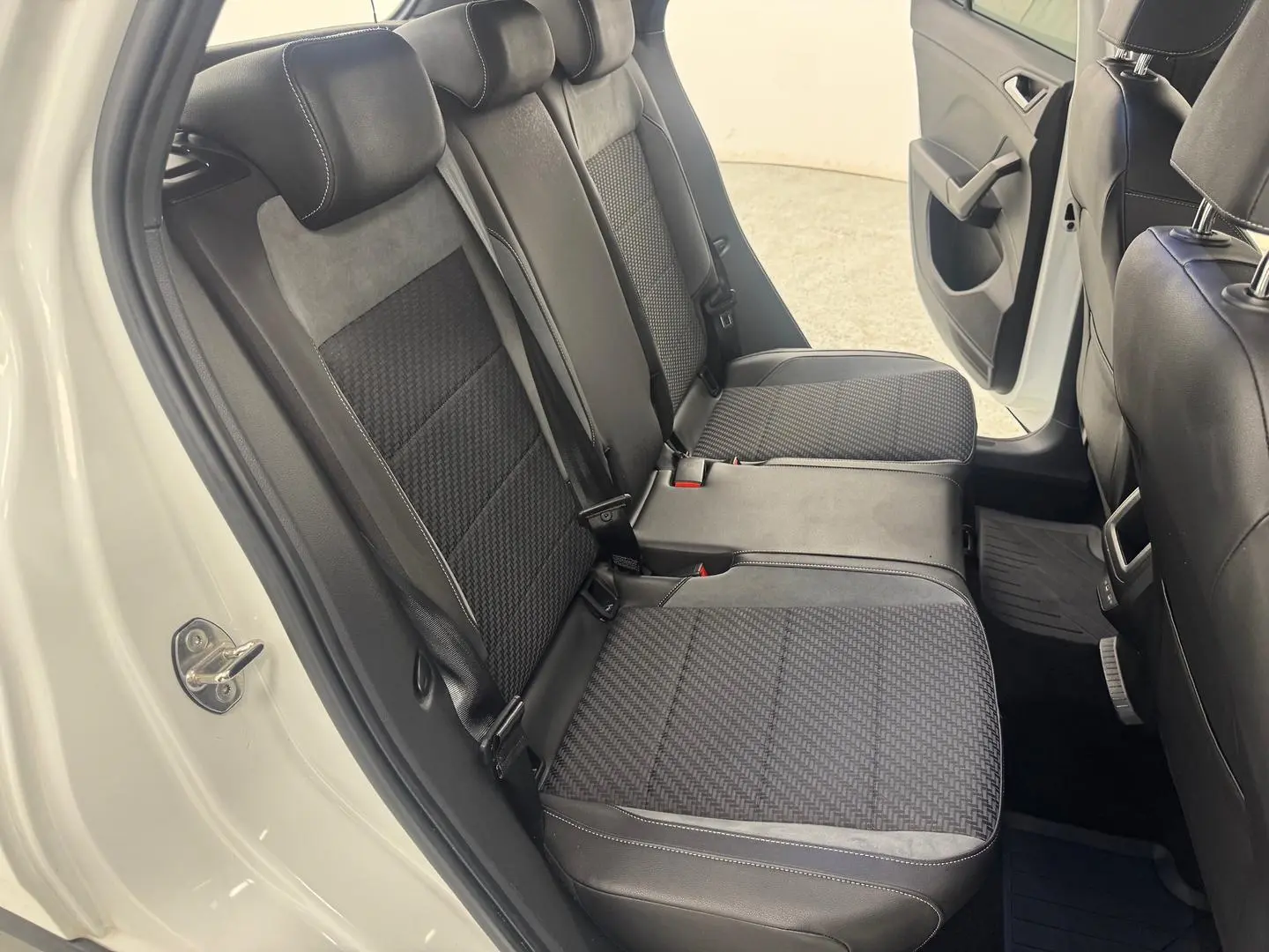 2021 Volkswagen T-Cross Gallery Image 26