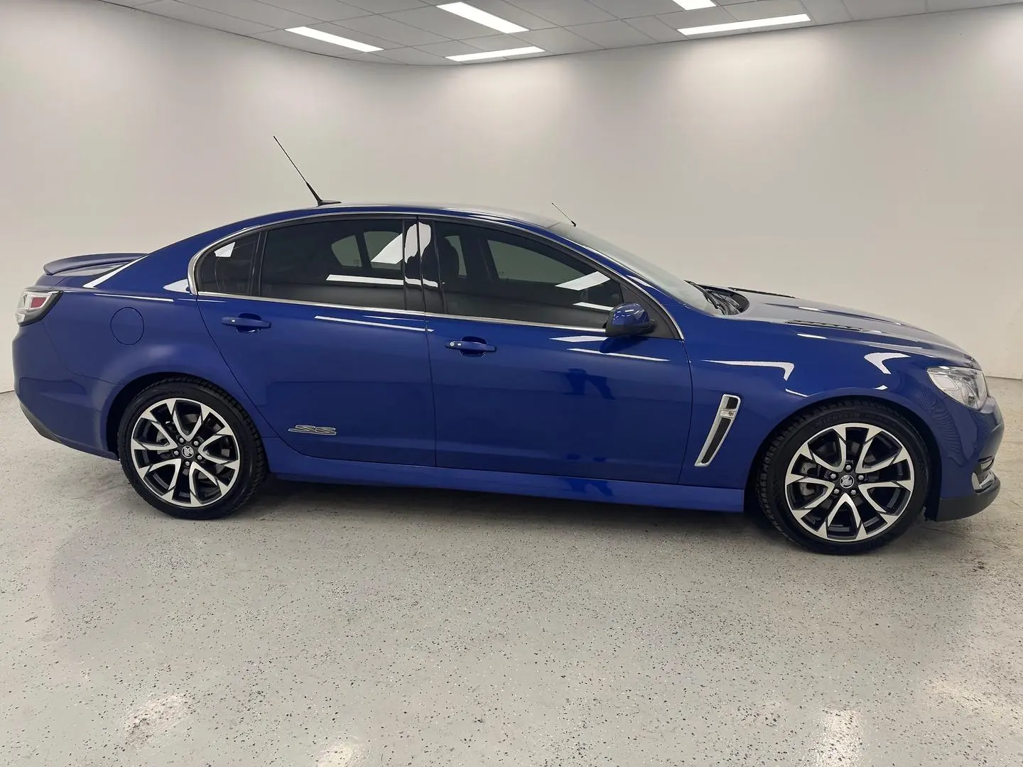 2016 Holden Commodore Gallery Image 2