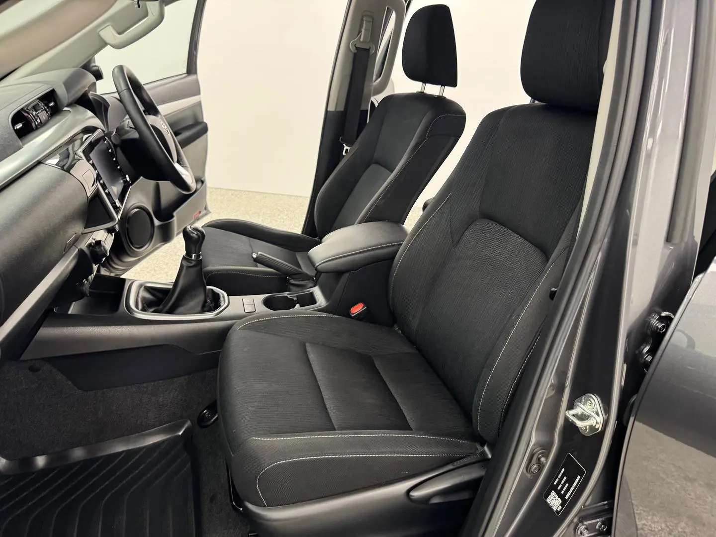 2022 Toyota Hilux Gallery Image 30