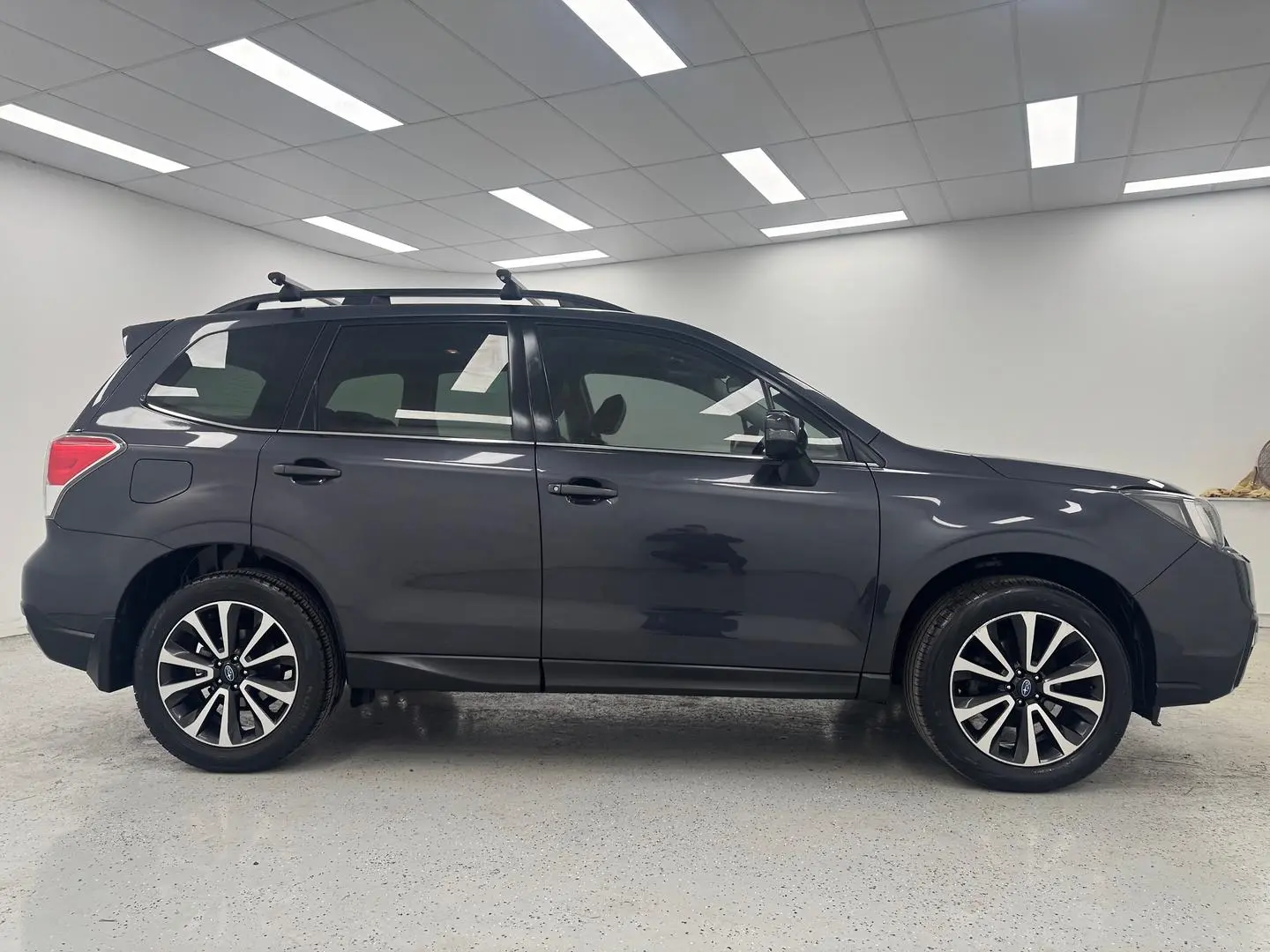 2016 Subaru Forester Gallery Image 2