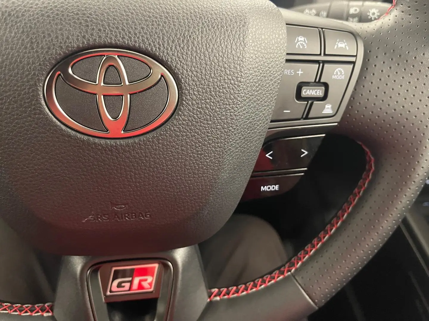 2025 Toyota C-HR Gallery Image 34