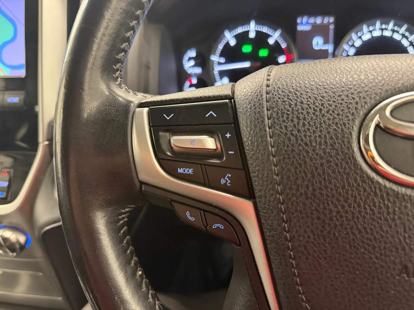 2019 Toyota Landcruiser Gallery Image 31