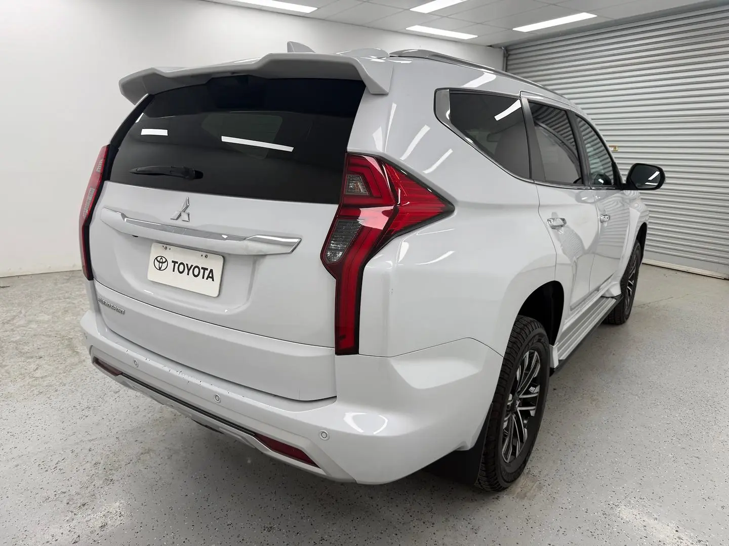 2023 Mitsubishi Pajero Sport Gallery Image 3