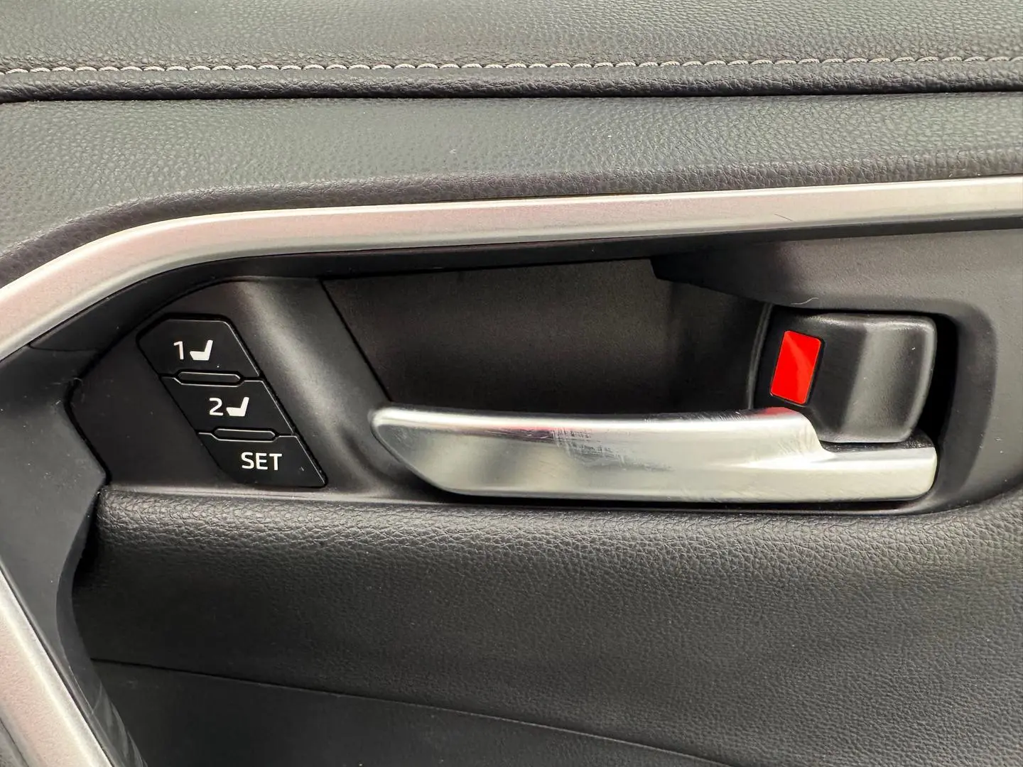 2022 Toyota RAV4 Gallery Image 17