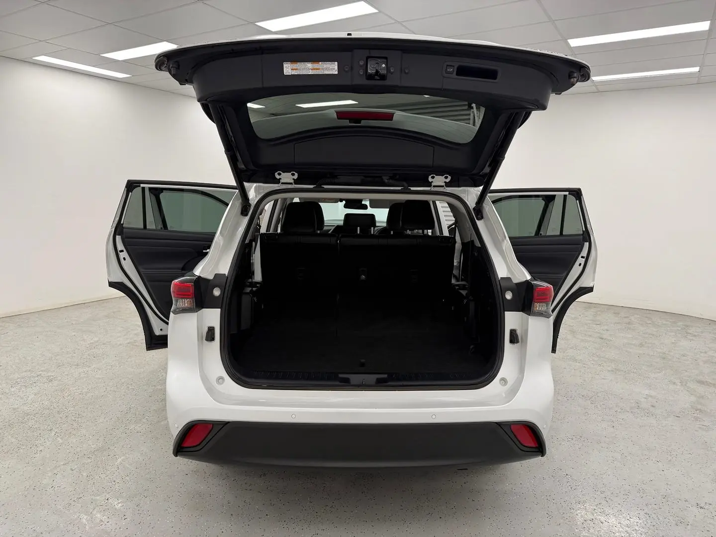 2023 Toyota Kluger Gallery Image 12