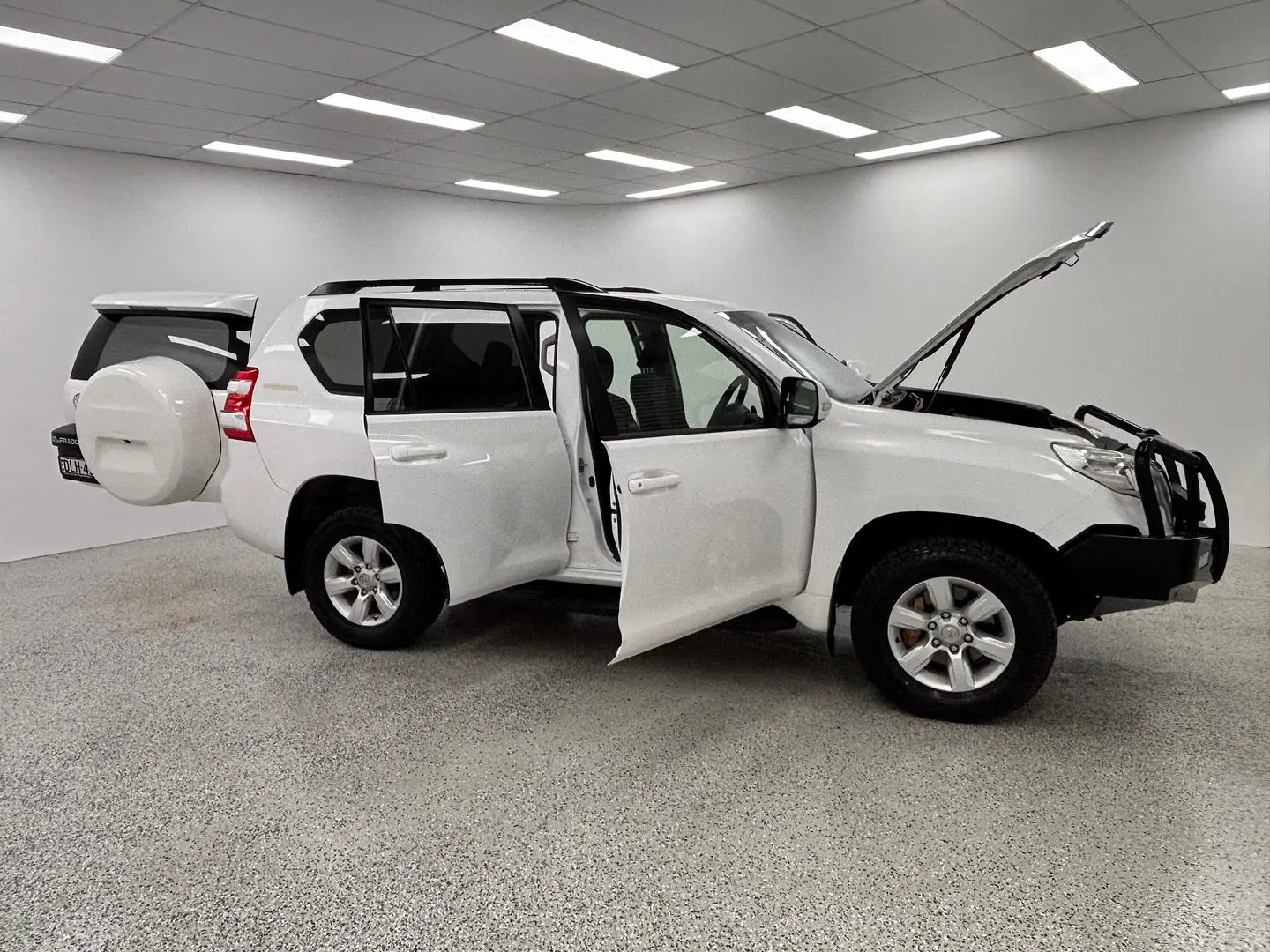 2016 Toyota Landcruiser Prado Gallery Image 9