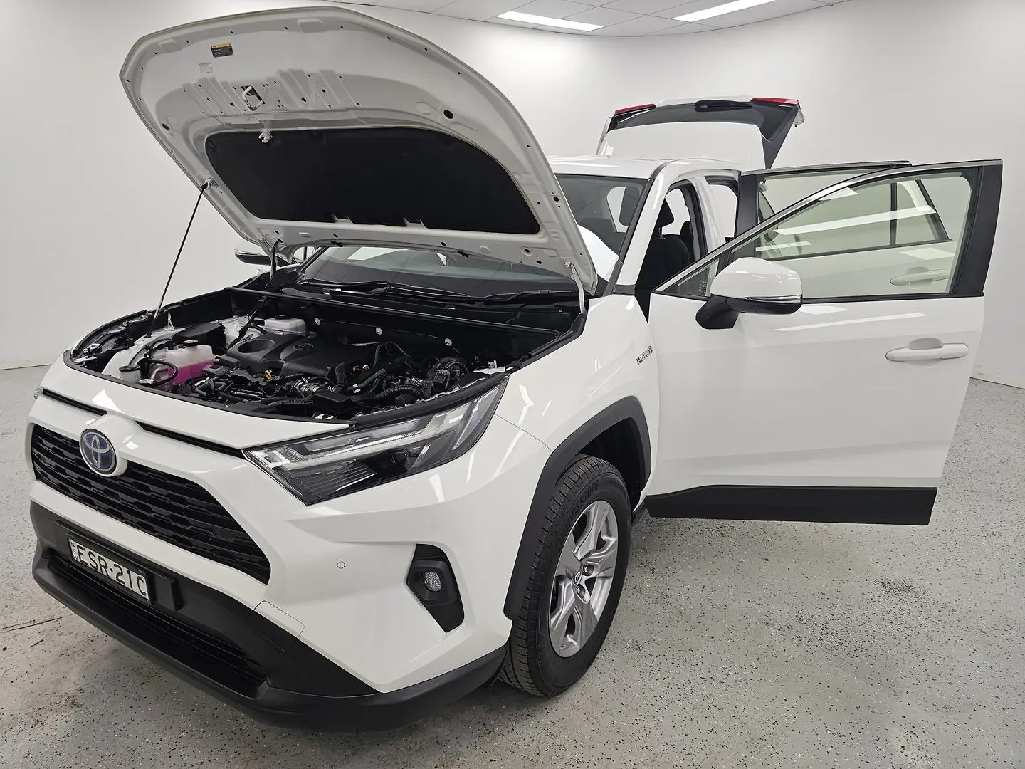 2022 Toyota RAV4 Gallery Image 8