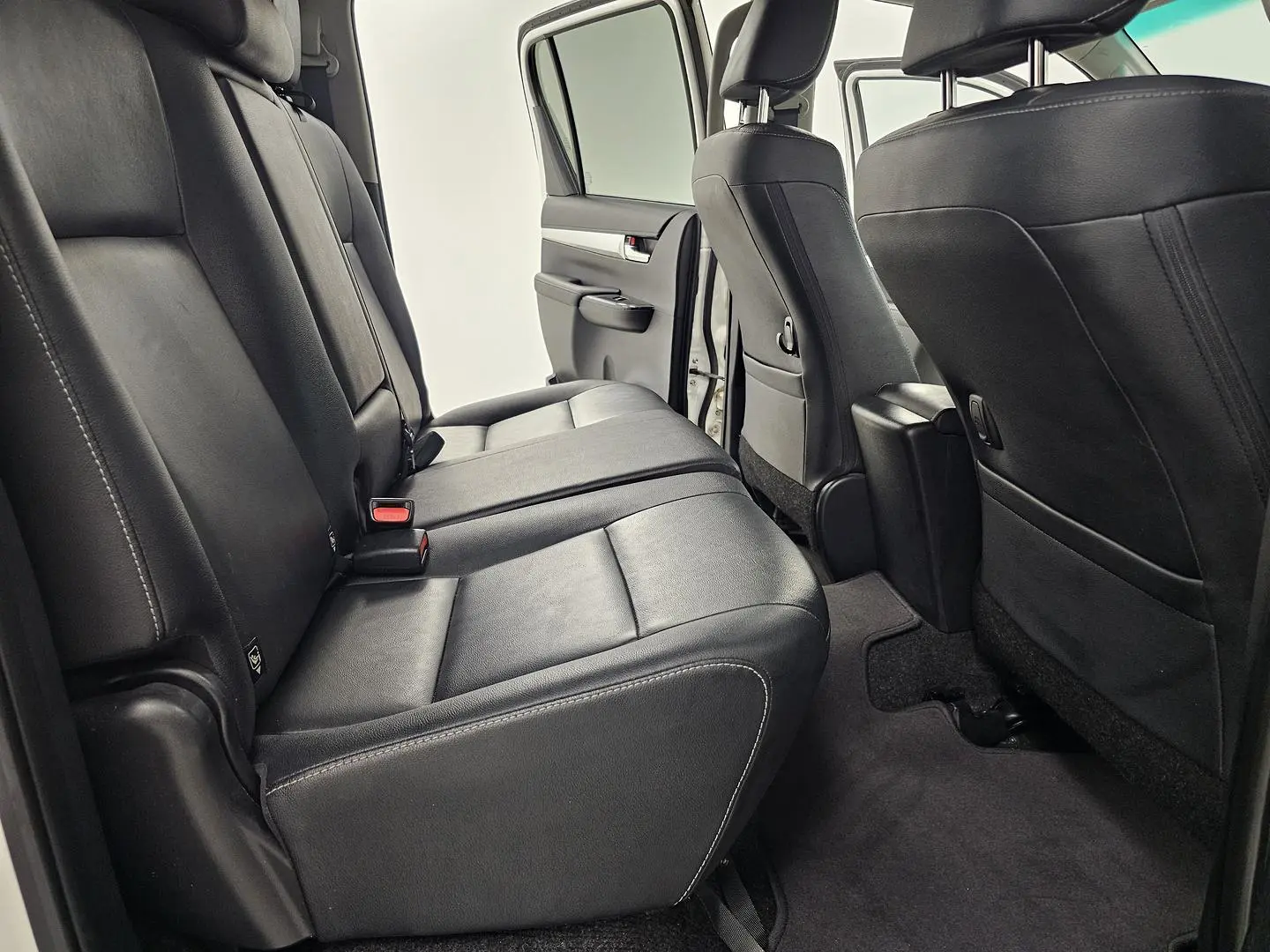 2017 Toyota Hilux Gallery Image 21