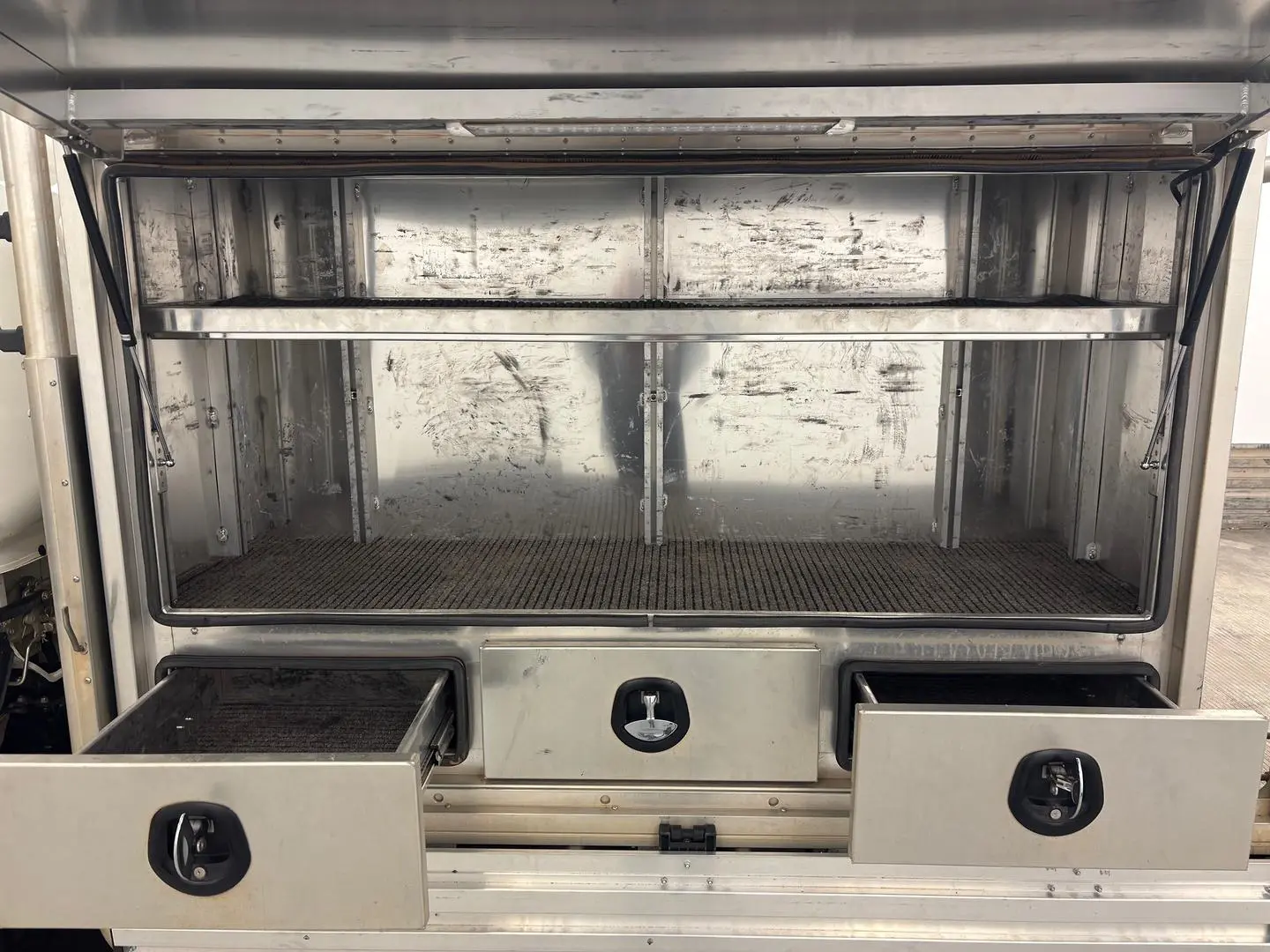 2023 Isuzu N Series Gallery Image 14