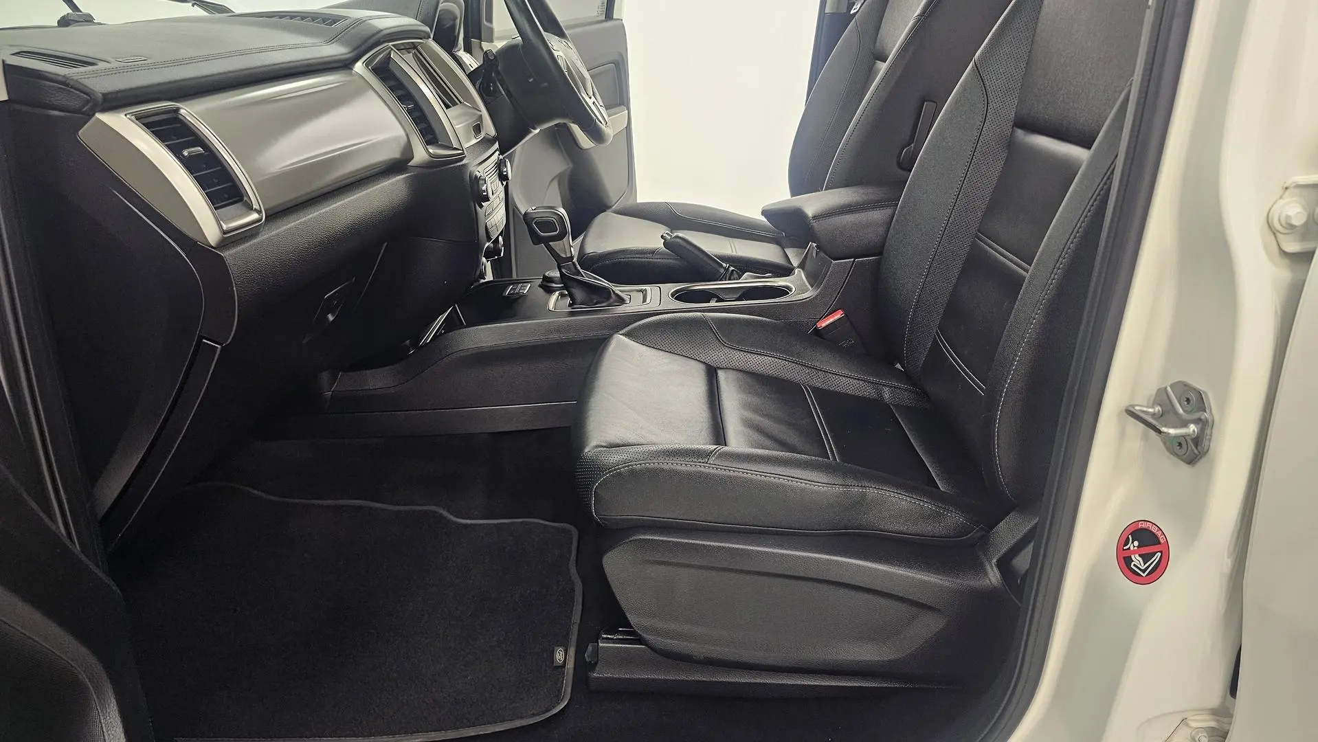 2022 Ford Everest Gallery Image 12