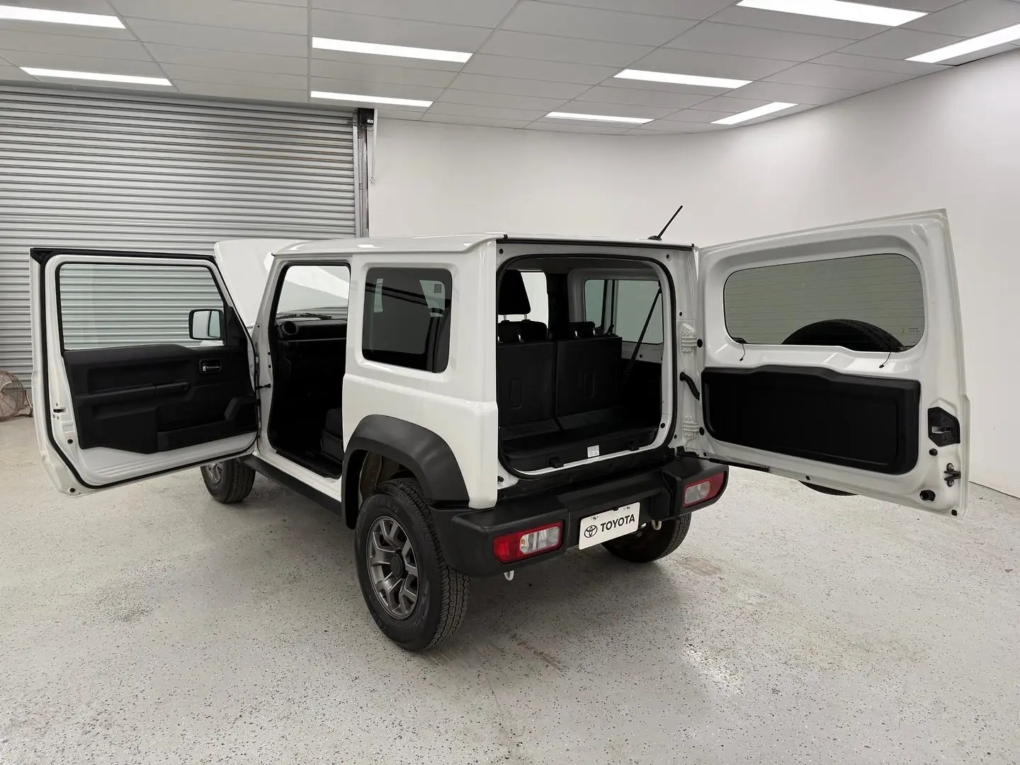 2023 Suzuki Jimny Gallery Image 11