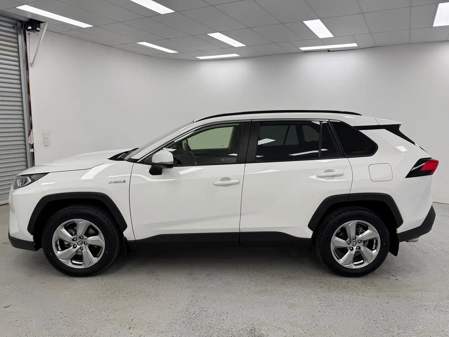 2020 Toyota RAV4 Gallery Image 6