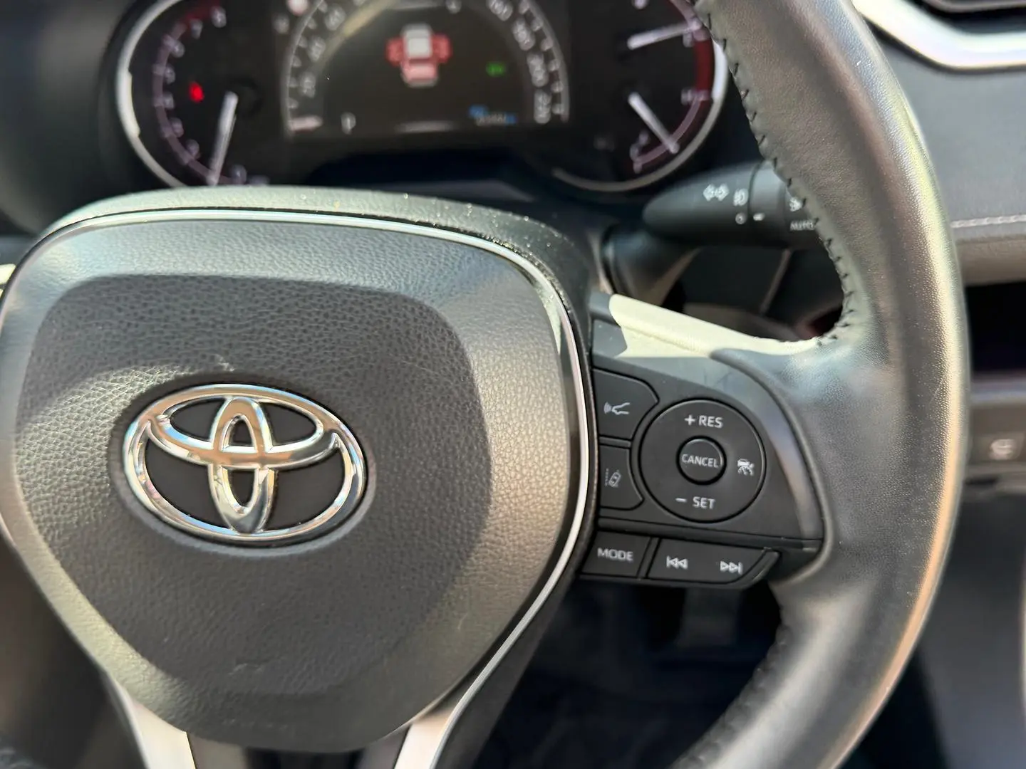 2020 Toyota RAV4 Gallery Image 17