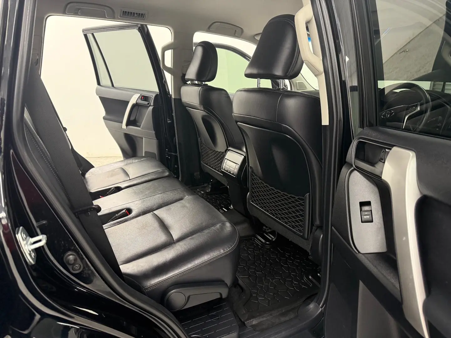 2018 Toyota Landcruiser Prado Gallery Image 20