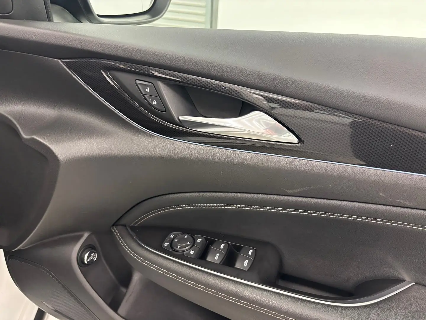 2018 Holden Commodore Gallery Image 24