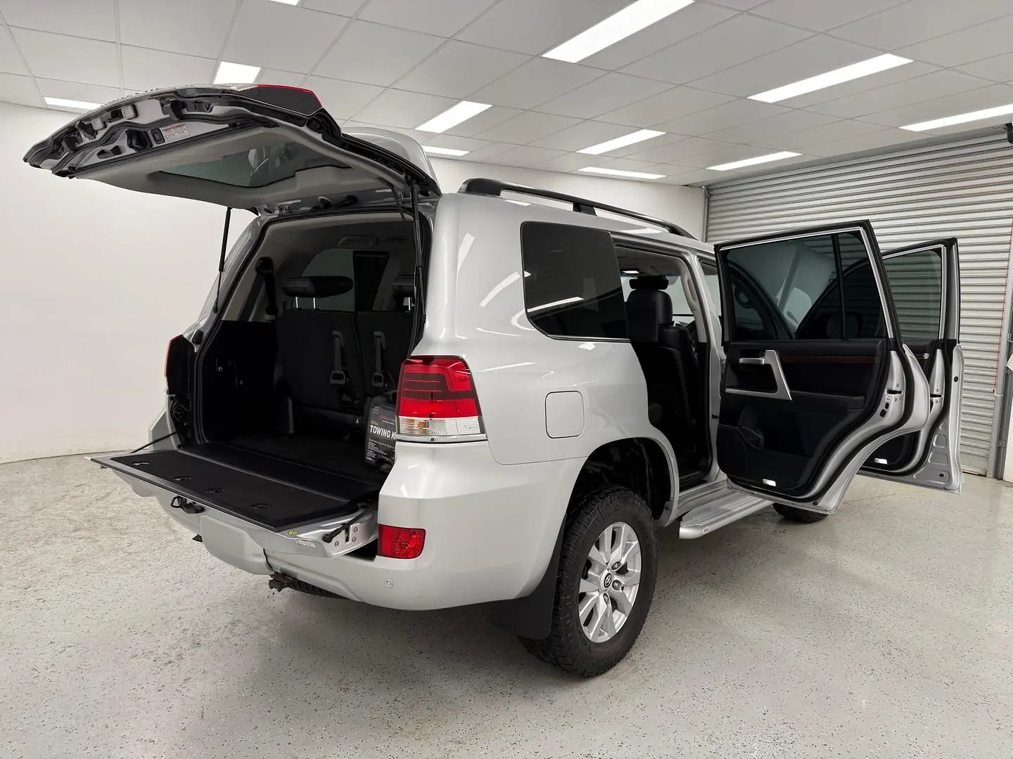 2020 Toyota Landcruiser Gallery Image 21