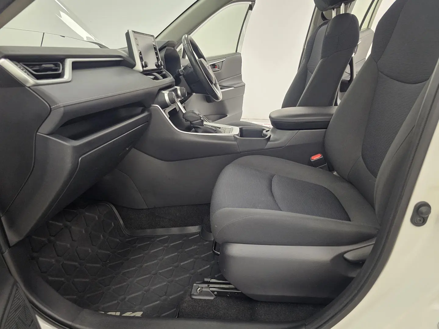 2022 Toyota RAV4 Gallery Image 12