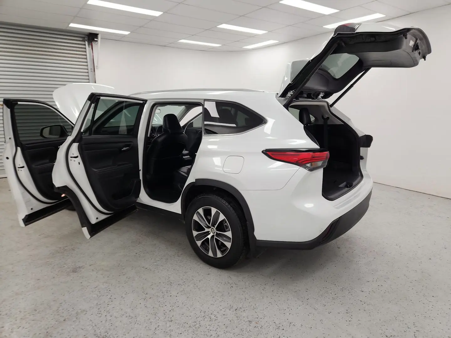 2022 Toyota Kluger Gallery Image 12