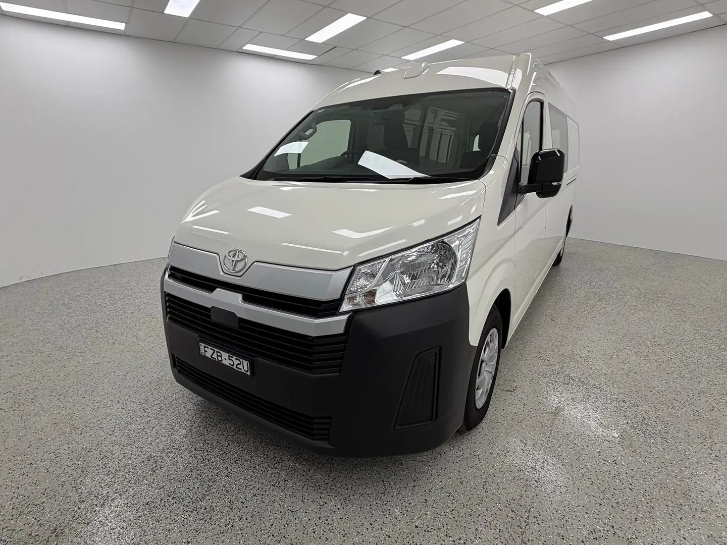 2025 Toyota Hiace Gallery Image 6