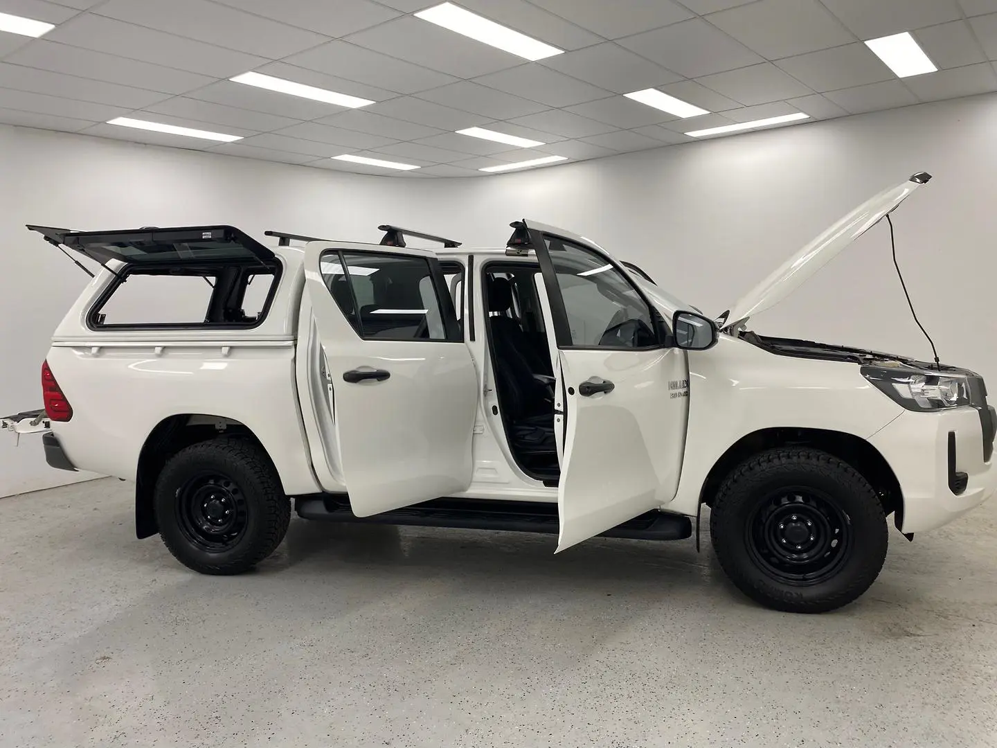 2021 Toyota Hilux Gallery Image 10