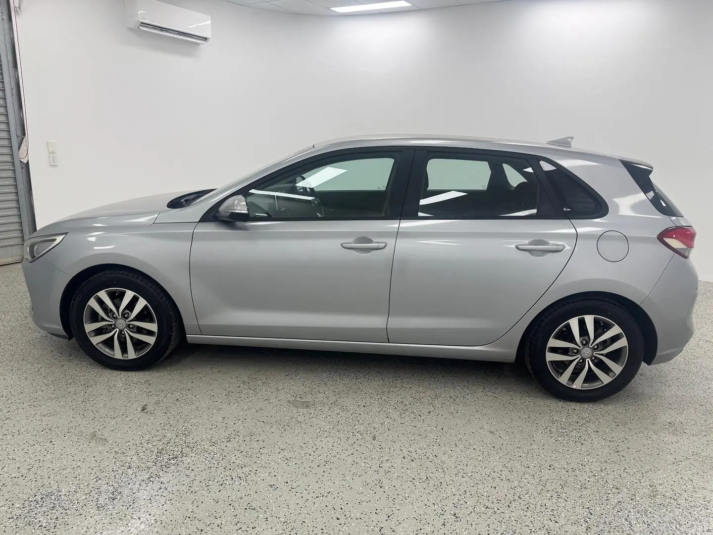 2019 Hyundai i30 Gallery Image 5