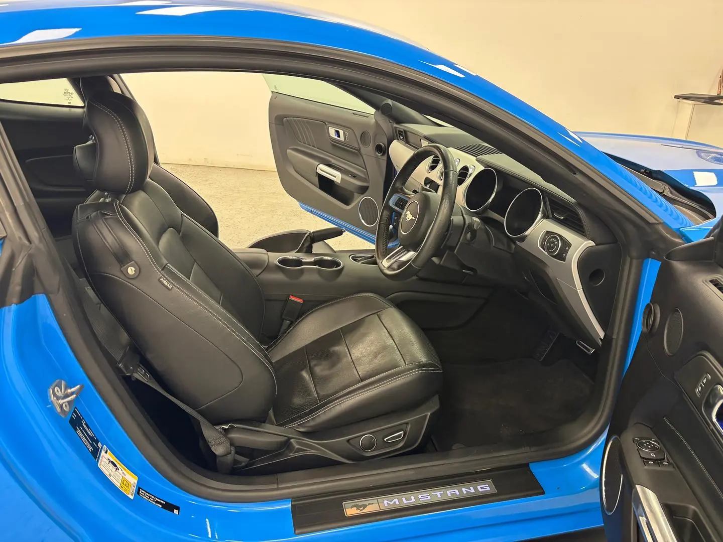 2017 Ford Mustang Gallery Image 19