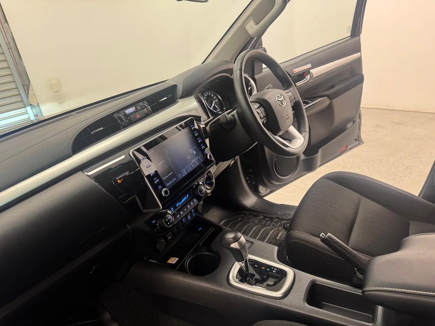 2025 Toyota Hilux Gallery Image 32