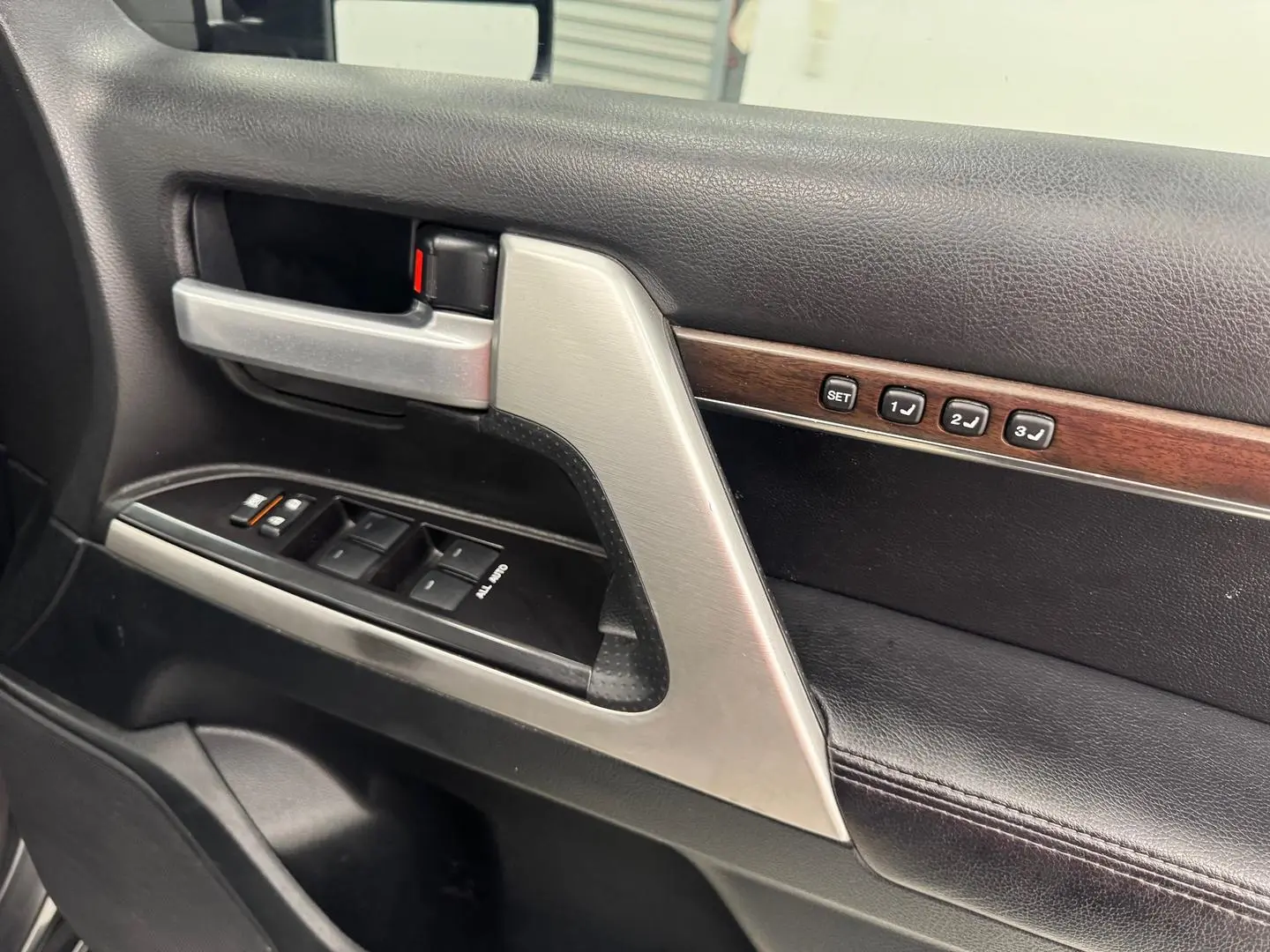 2019 Toyota Landcruiser Gallery Image 18