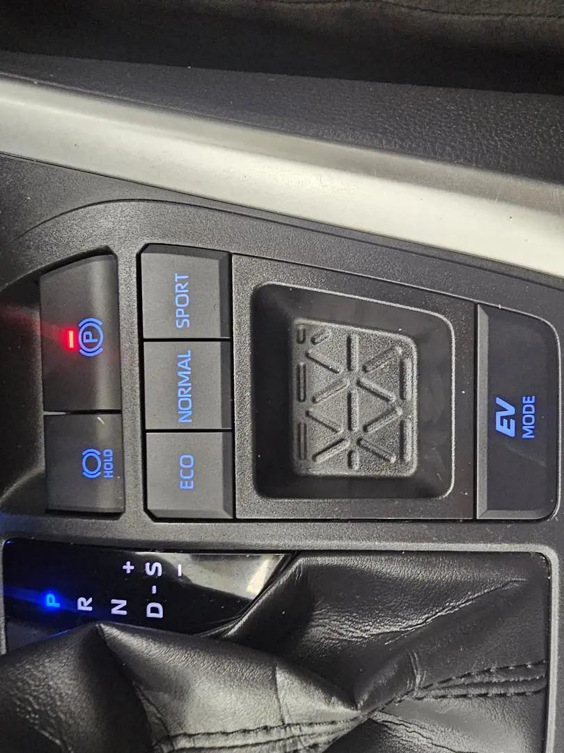 2021 Toyota RAV4 Gallery Image 35