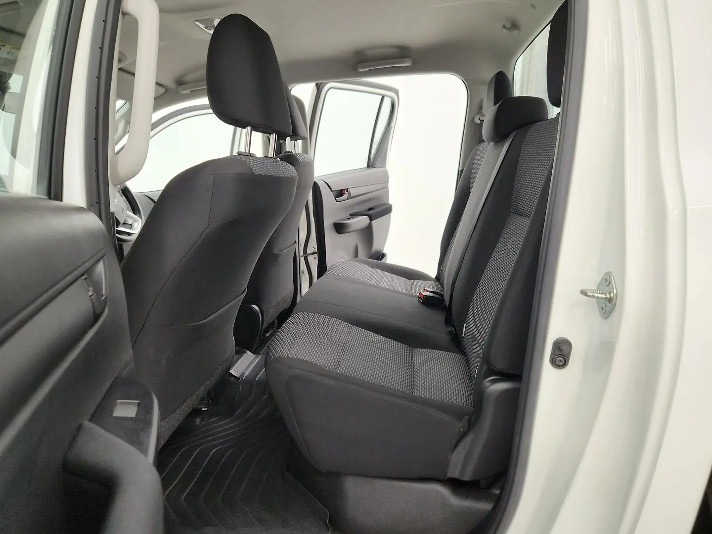 2021 Toyota Hilux Gallery Image 19