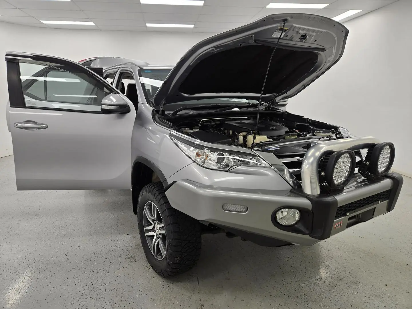 2015 Toyota Fortuner Gallery Image 8