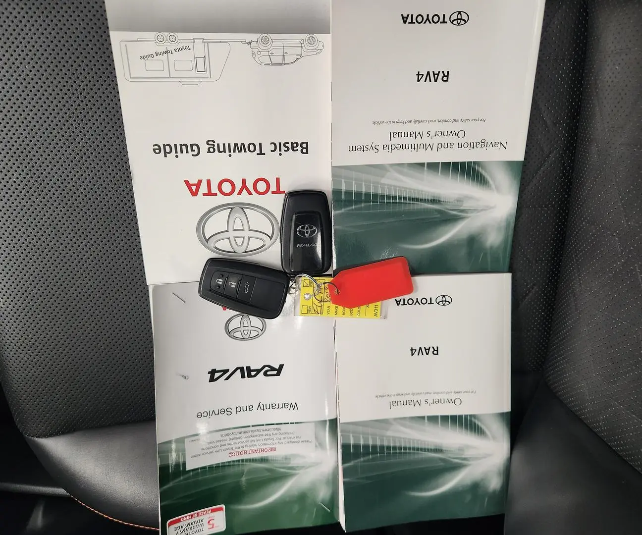 2019 Toyota RAV4 Gallery Image 35