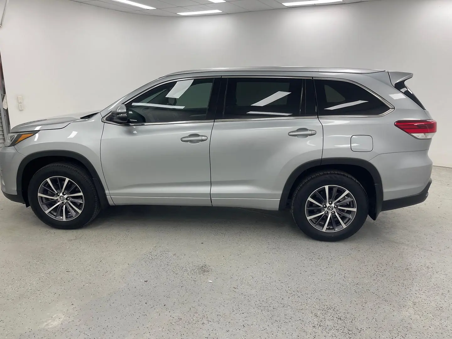 2019 Toyota Kluger Gallery Image 5