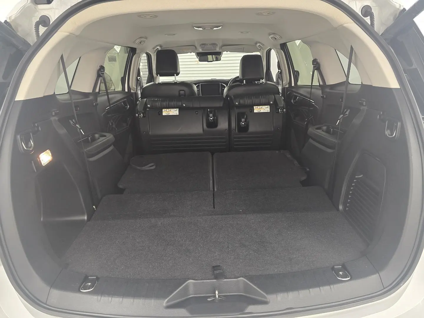 2023 Isuzu MU-X Gallery Image 32
