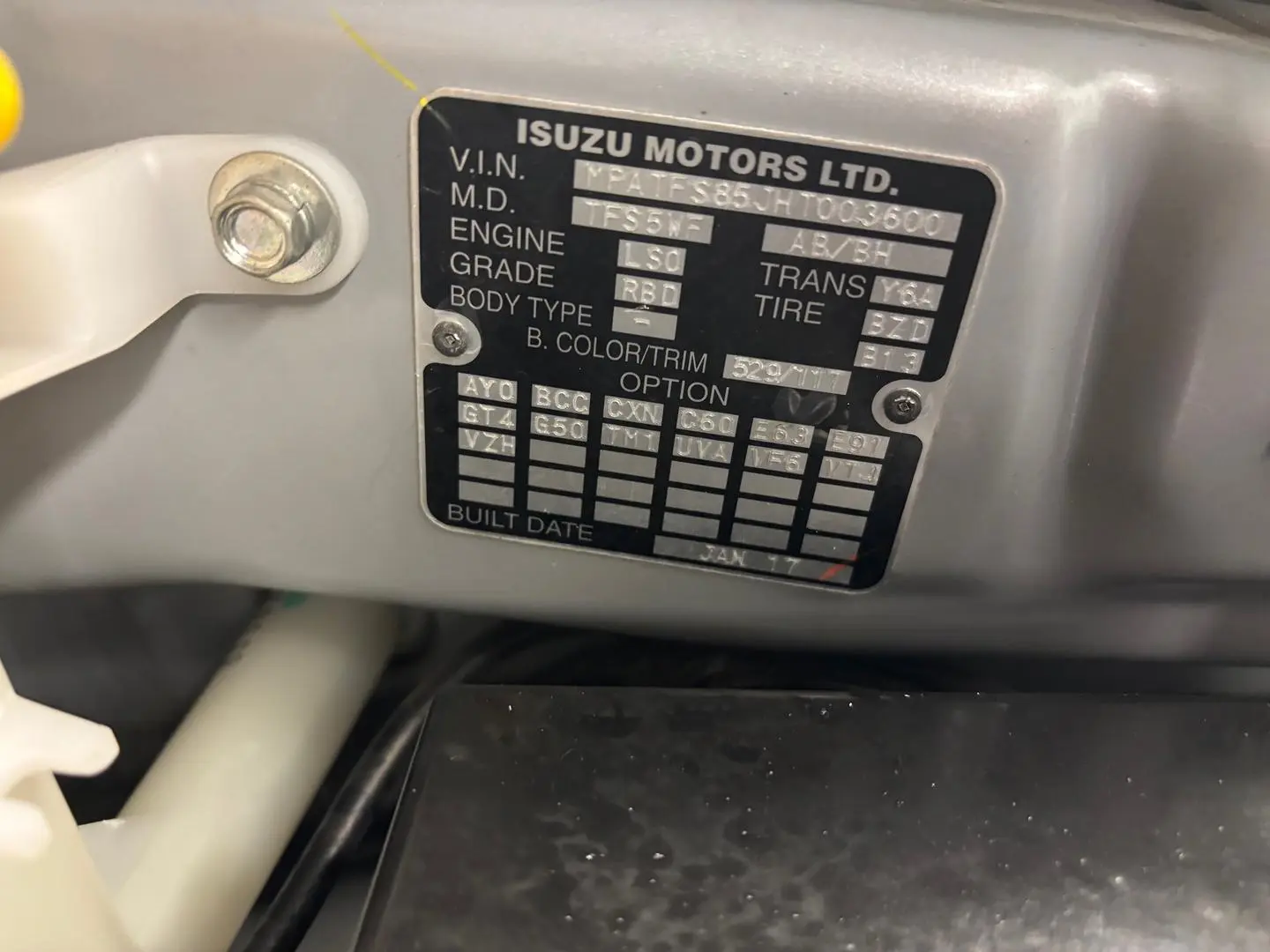 2017 Isuzu D-MAX Gallery Image 16