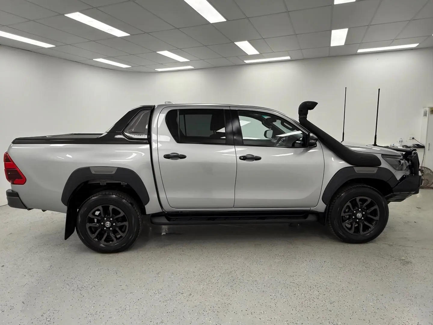2022 Toyota Hilux Gallery Image 2
