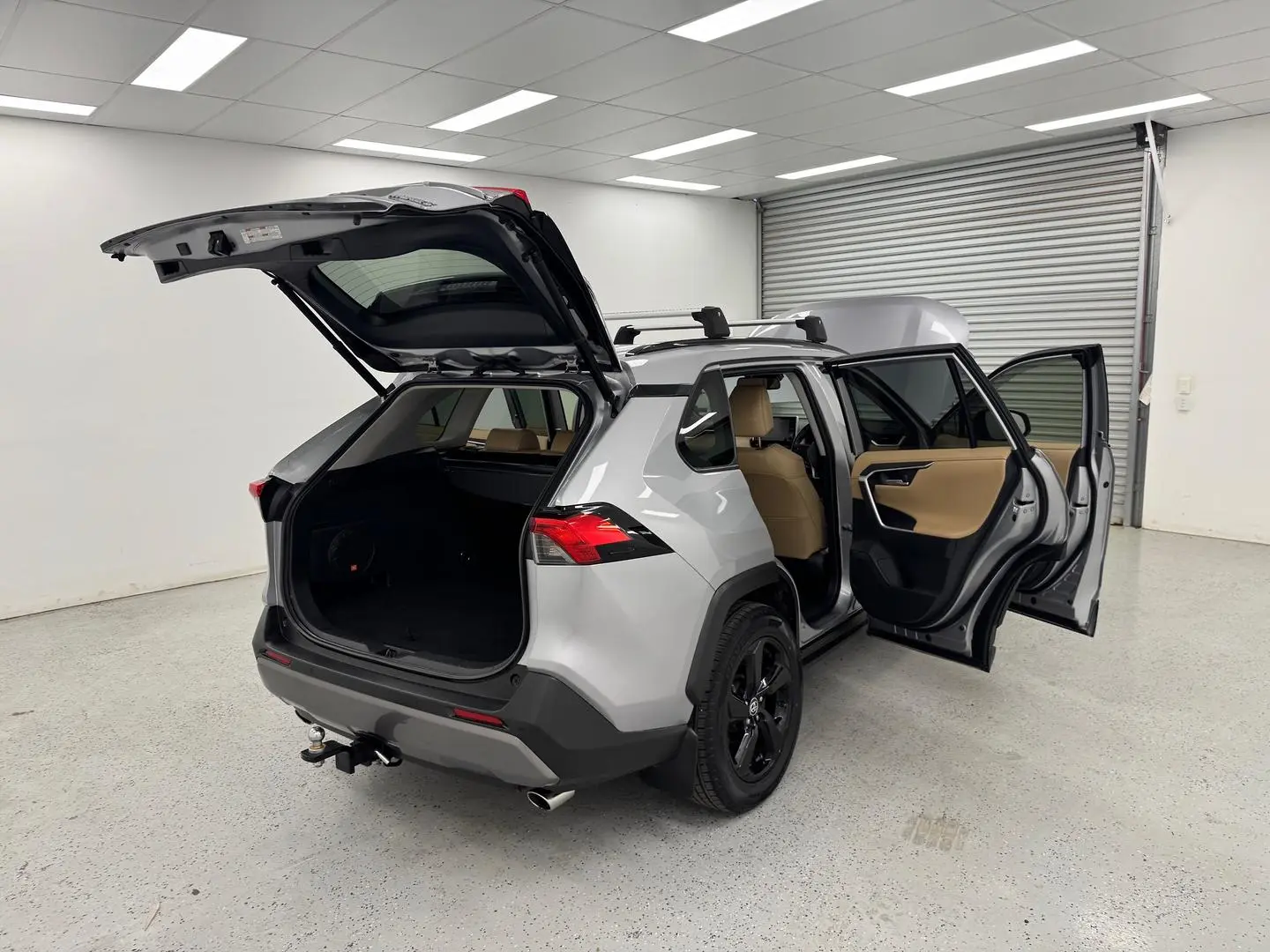 2020 Toyota RAV4 Gallery Image 9