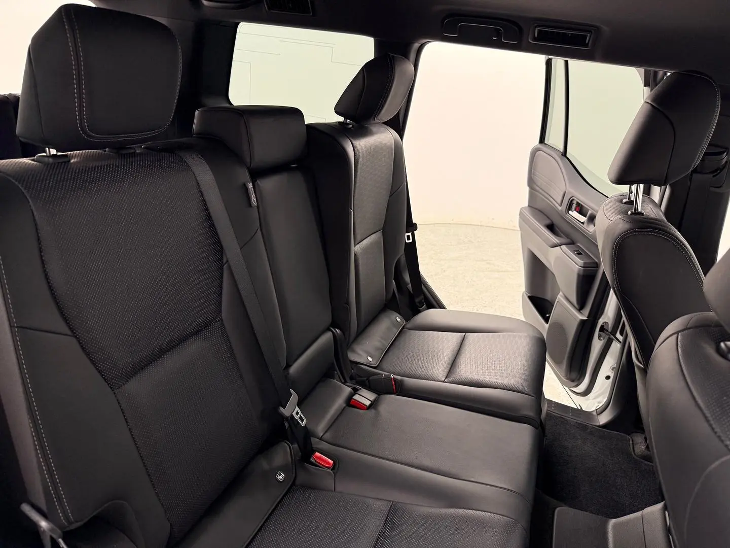 2024 Toyota Landcruiser Prado Gallery Image 23