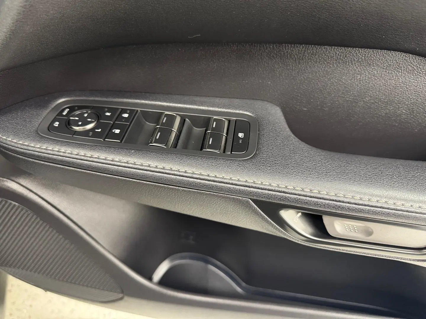 2023 Lexus RX Gallery Image 16