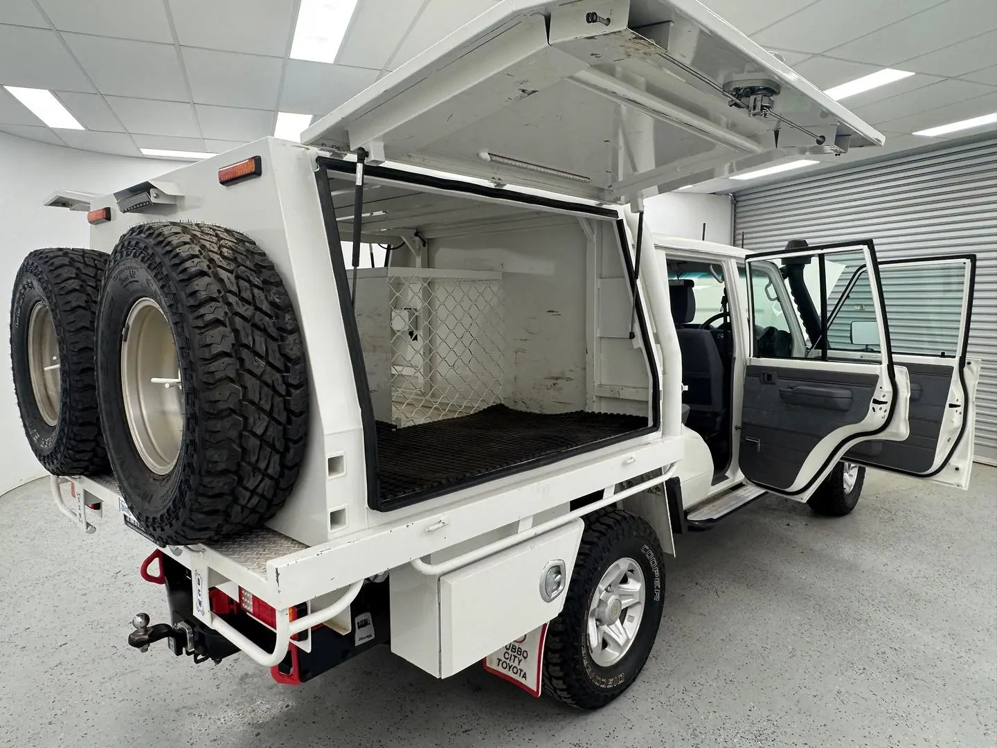 2020 Toyota Landcruiser Gallery Image 9