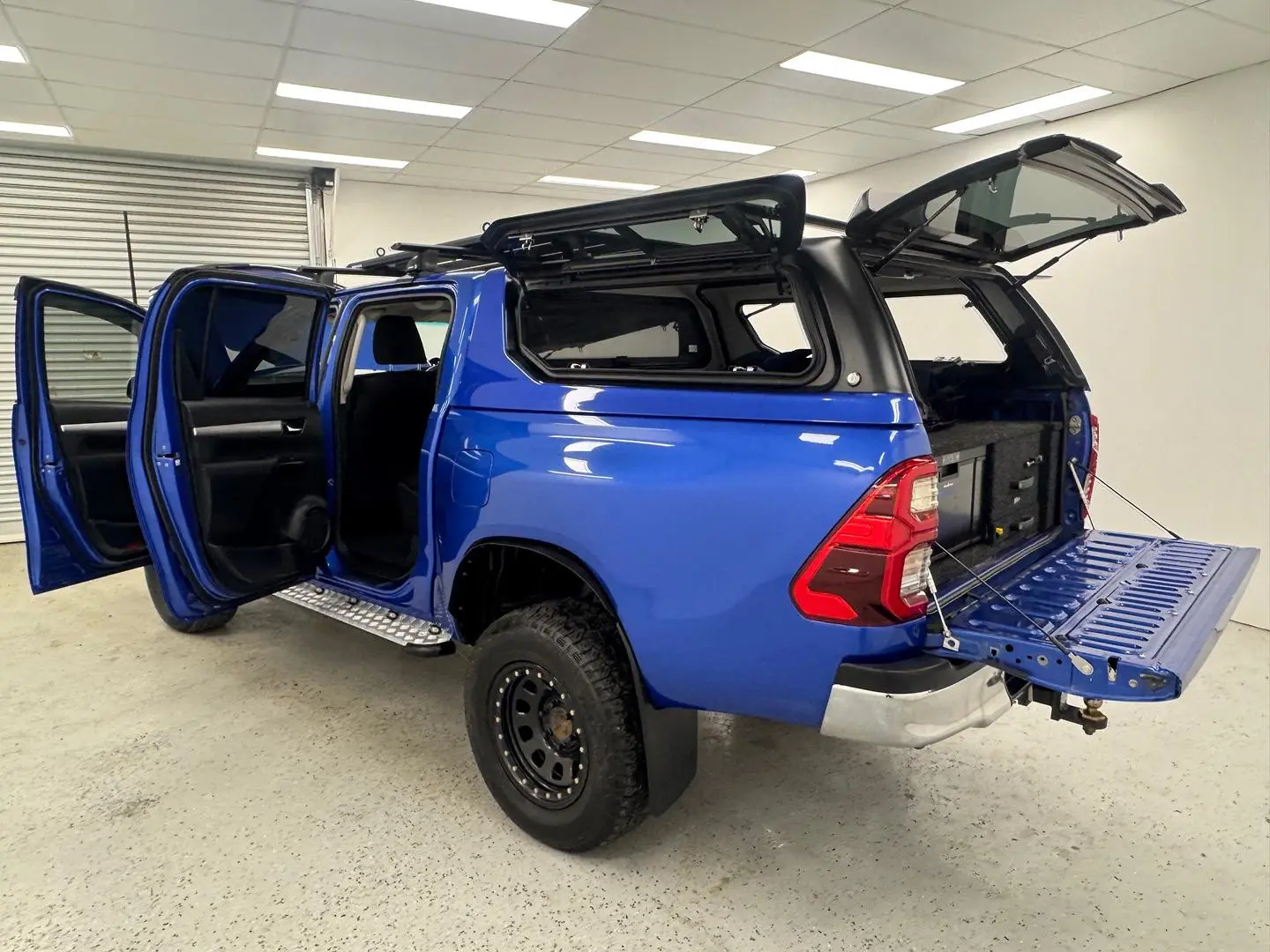 2016 Toyota Hilux Gallery Image 10