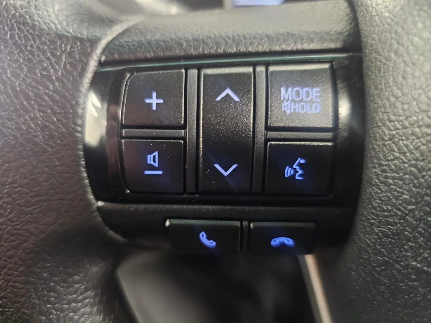 2018 Toyota Hilux Gallery Image 38